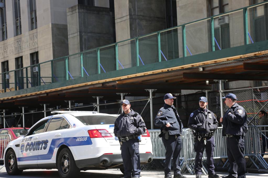 美国两党“斗法” 纽约如临大敌(图2) 美国两党“斗法” 纽约如临大敌(图2)