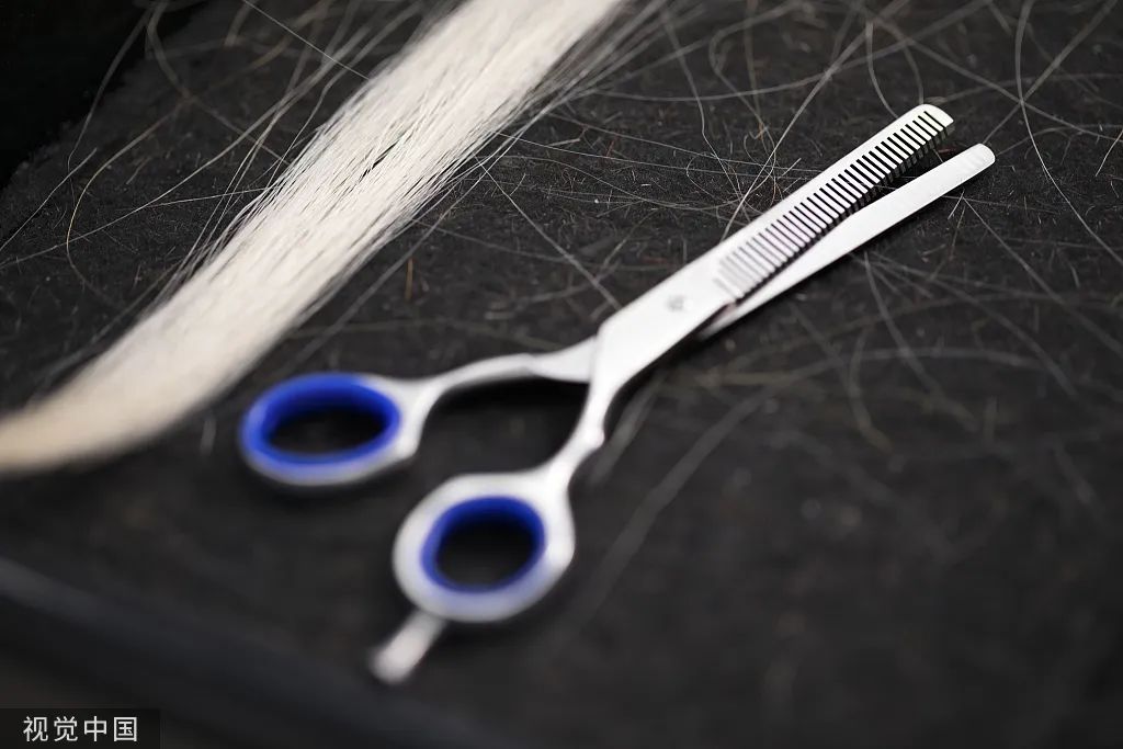 白头发拔一根长三根?到底该不该拔?终于弄清楚了!(图3) 32.jpg