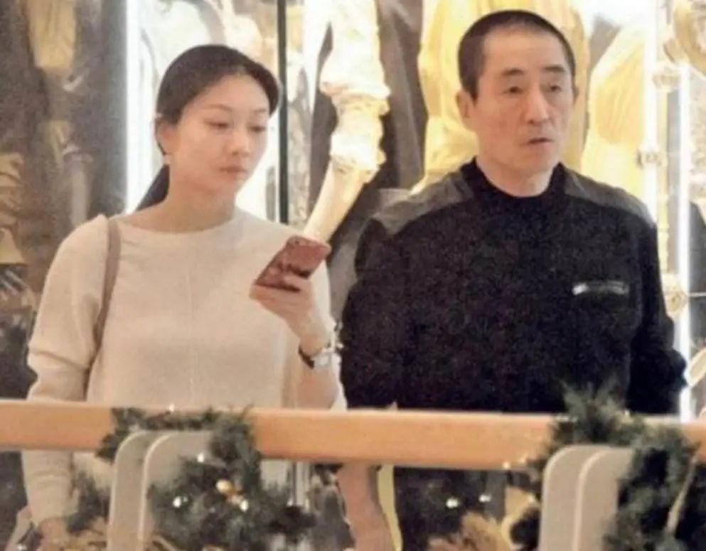 73岁的张艺谋:尽管岳母比自己小了11岁,给她尽孝也能坦然(图12) 31.jpg