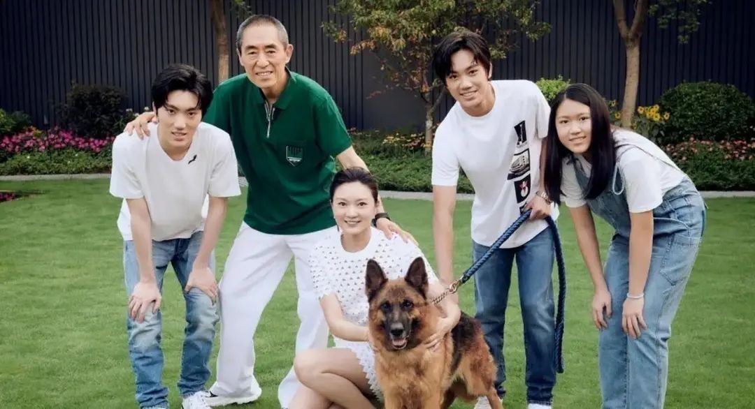 73岁的张艺谋:尽管岳母比自己小了11岁,给她尽孝也能坦然(图15) 34.jpg