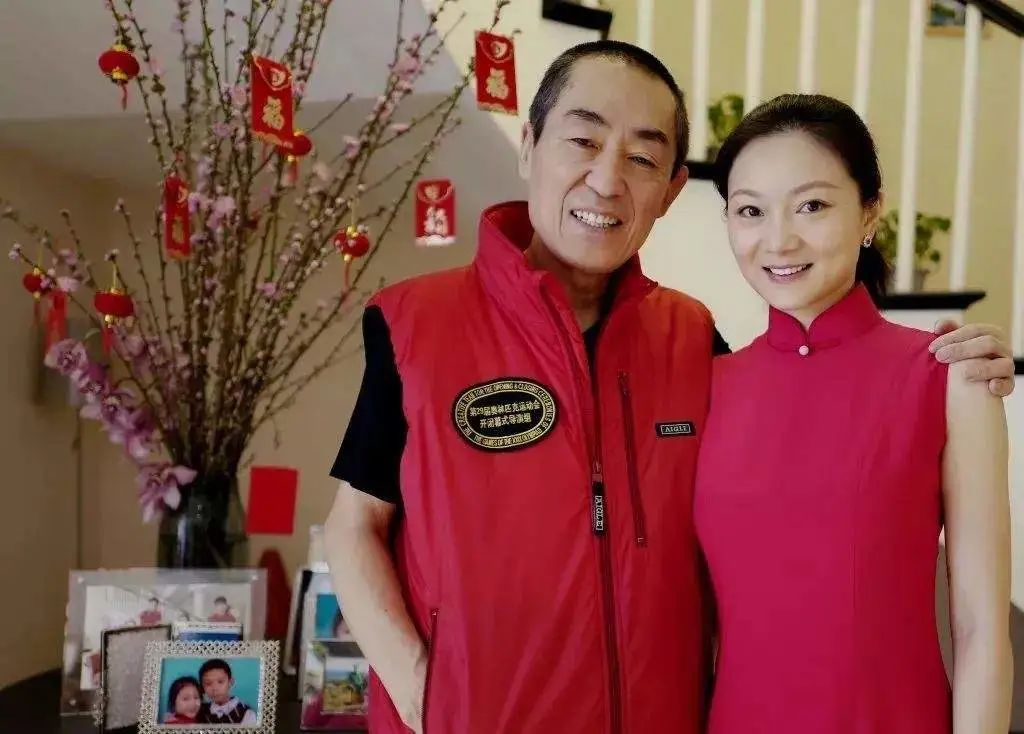 73岁的张艺谋:尽管岳母比自己小了11岁,给她尽孝也能坦然(图18) 37.jpg