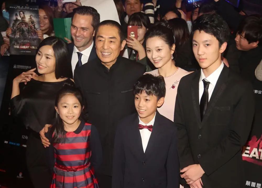 73岁的张艺谋:尽管岳母比自己小了11岁,给她尽孝也能坦然(图23) 42.jpg