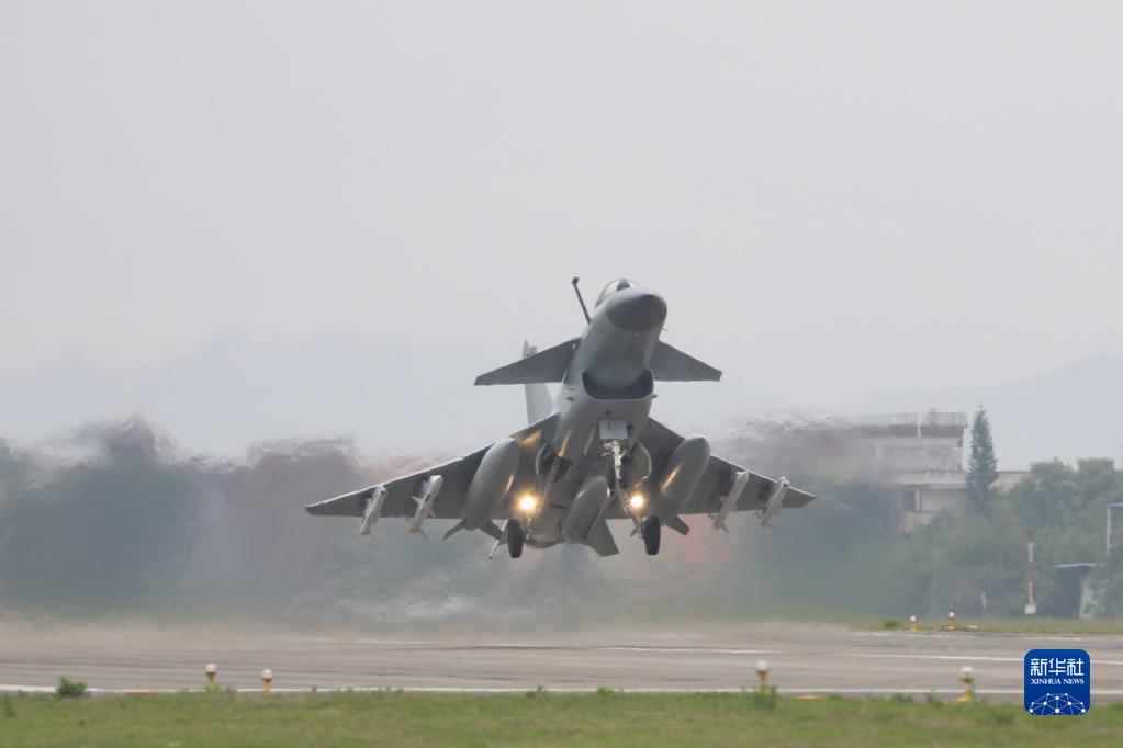 东部战区圆满完成环台岛战备警巡和“联合利剑”演习(图8) 东部战区圆满完成环台岛战备警巡和“联合利剑”演习(图8)