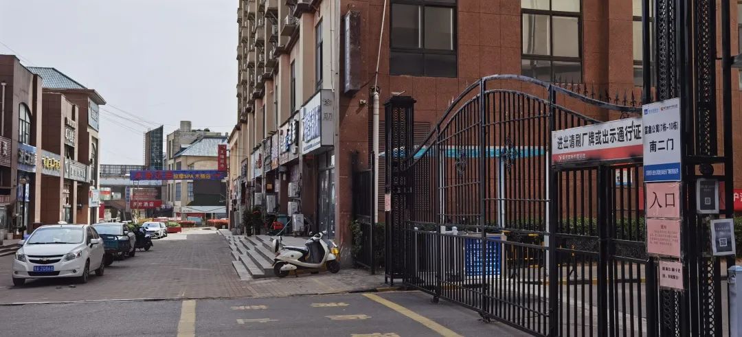 “没人”了!实探郑州富士康宿舍区,商业街一片冷清(图3) 37.jpg