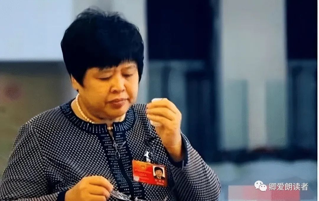 提议“卖淫合法”?这几个人大代表到底是怎么了?他们的理由非常奇葩!(图1) 56.jpg