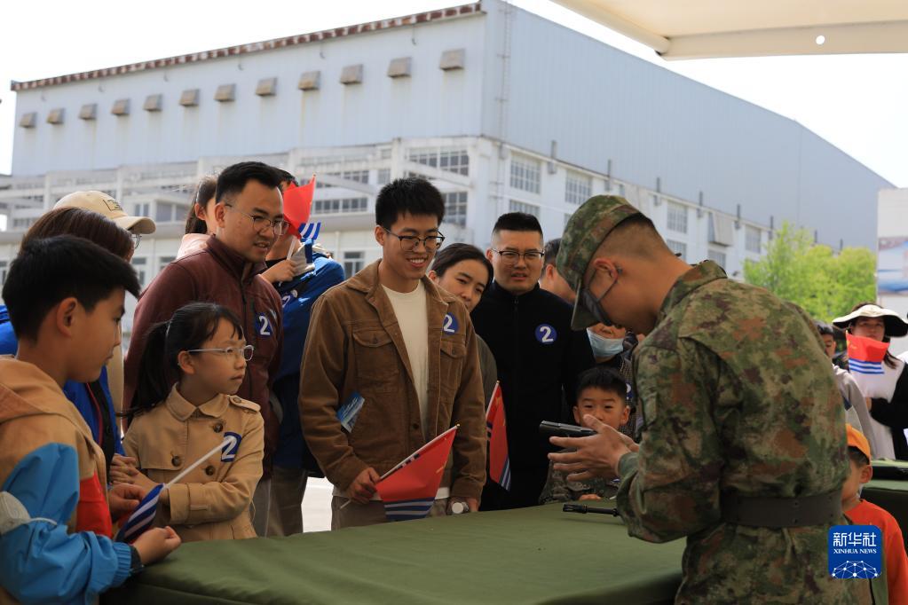 人民海军开展多项主题活动纪念成立74周年(图7) 人民海军开展多项主题活动纪念成立74周年(图7)