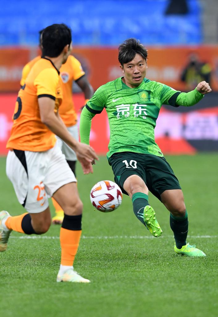 中超综合|青岛海牛大胜北京国安 武汉三镇绝杀梅州客家(图2) 中超综合|青岛海牛大胜北京国安 武汉三镇绝杀梅州客家(图2)