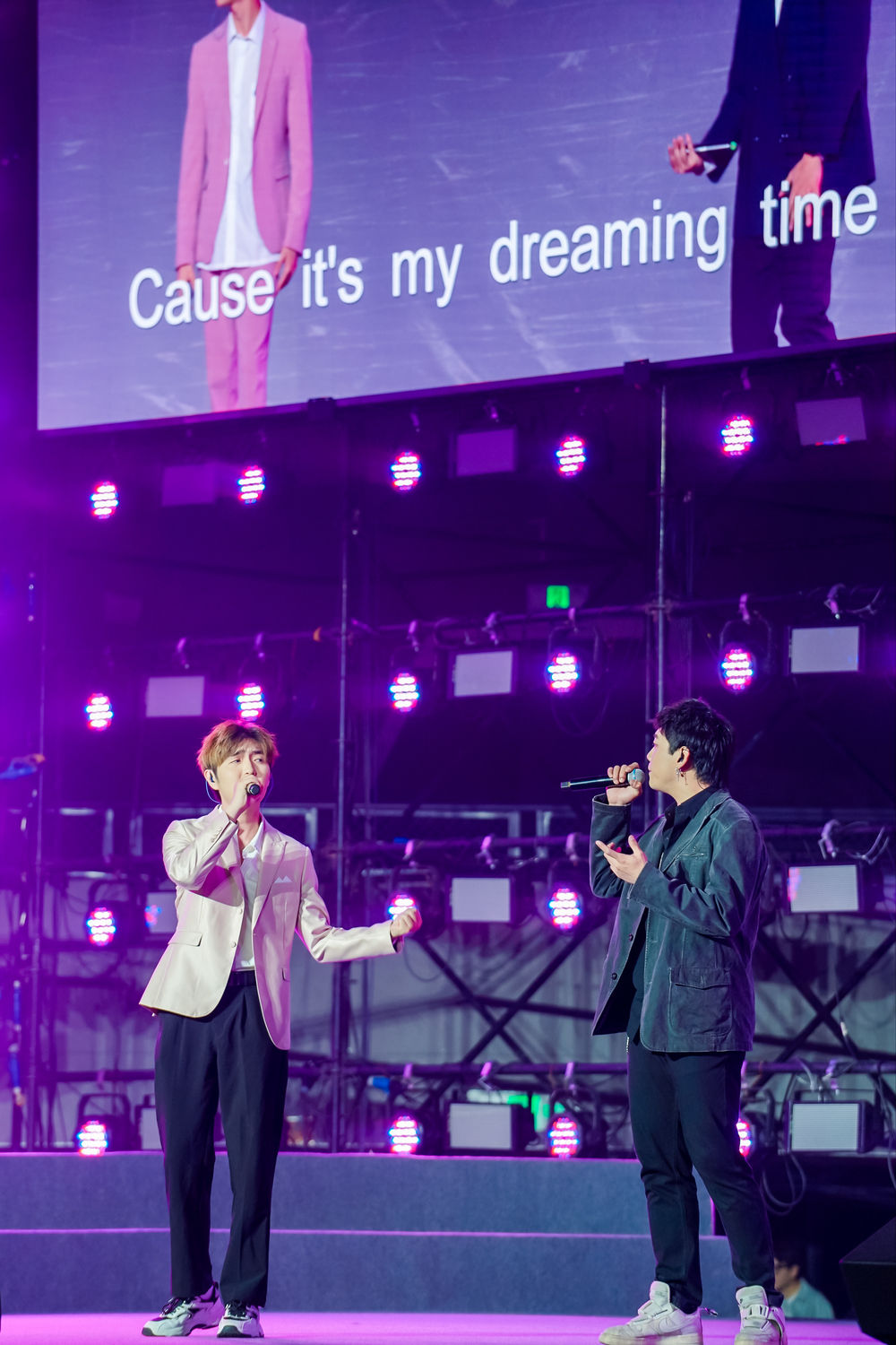 青春与大运同行 五四青春歌会在成都举行(图3) 青春与大运同行 五四青春歌会在成都举行(图3)