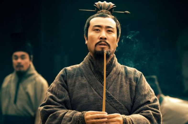 东汉末年是4国并存,为何罗贯中只写了三国?被抹去的一国很熟悉(图9) 9.png