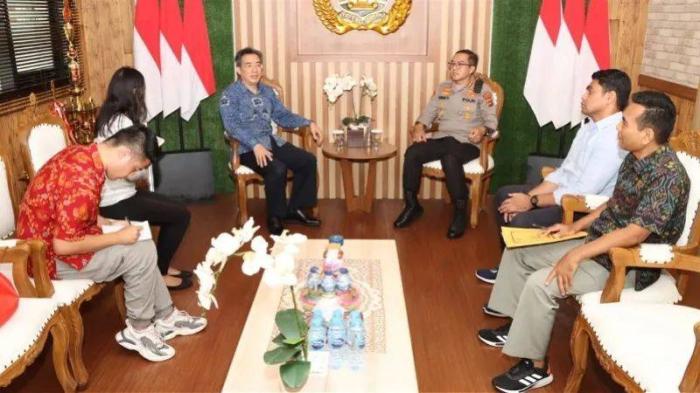 巴厘岛命案疑点重重 法医从业者:不能完全排除自杀(图2) 2.jpg