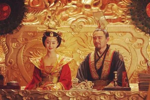 皇帝逃命,大臣请求烧掉所有粮仓,皇帝:不准烧,统统留给叛军(图3) 3.jpg