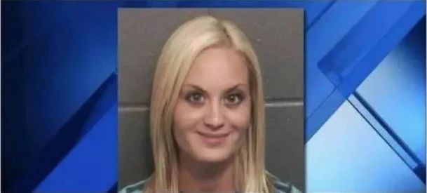 女子下体喷射不明液体,警察被染性病(图1) 1.jpg