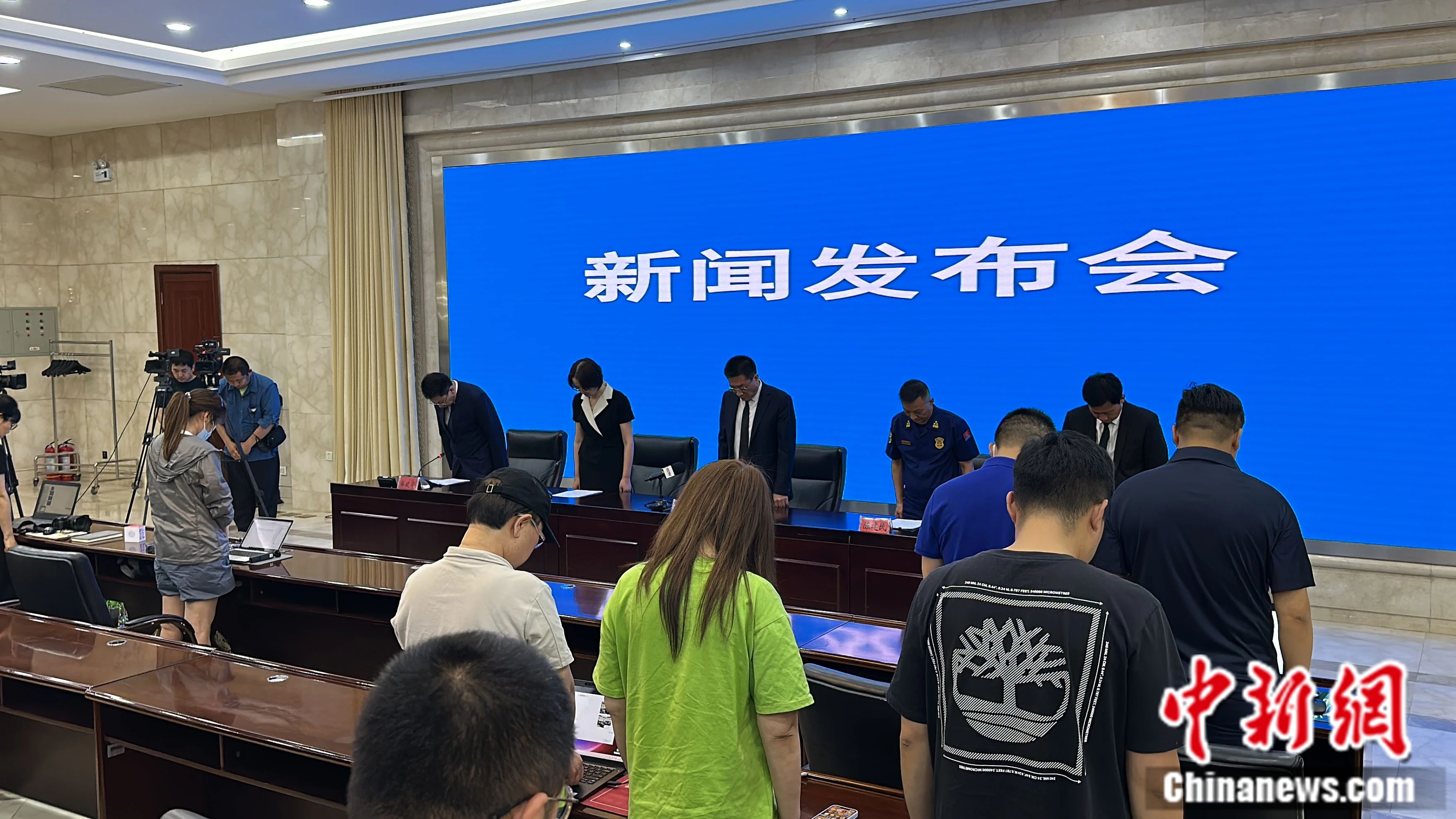 现场默哀!银川市长致歉(图1) 1.jpg