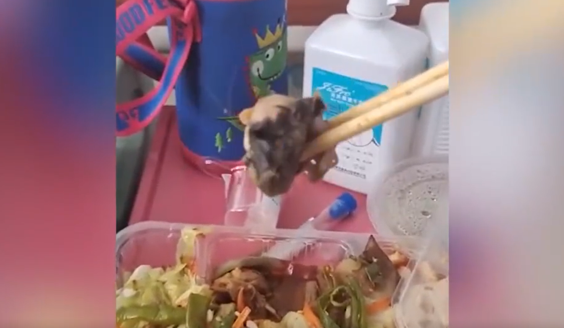 医院食堂盒饭中发现老鼠头?当地通报:属实(图1) 1.png