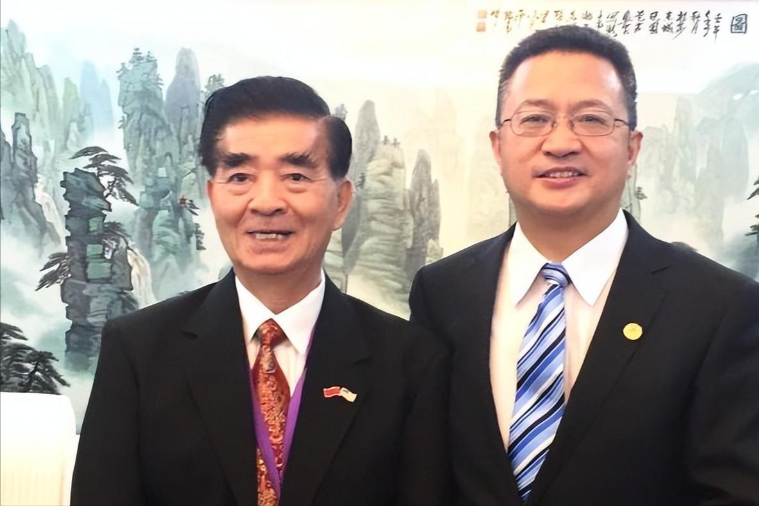 大鱼落网!78岁“爱国华侨”竟是间谍!(图8) 12.png