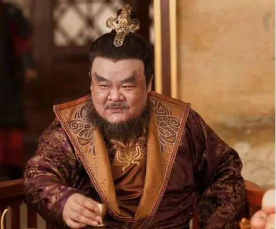 胖到500斤的皇帝,每天吃20斤肉坐坏龙椅,宠幸妃子需要宫女帮忙(图1) 1.jpg