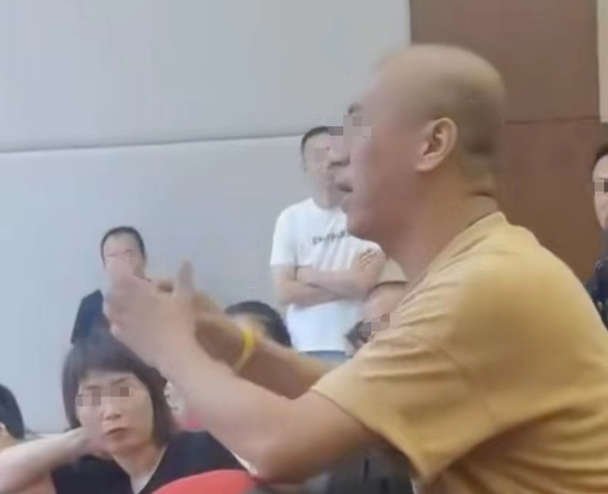 家长吐槽延安一中学:收费4万5孩子只考8分(图3) 3.png