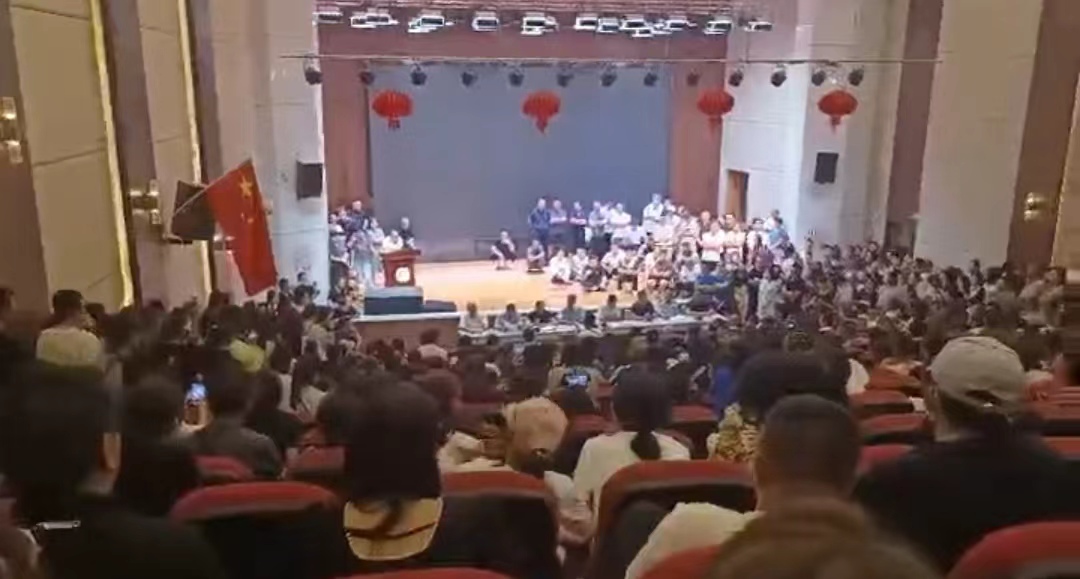 陕西延安处理“考8分事件”:退还违规收费2000余万,重组高中领导班子(图2) 2.jpg