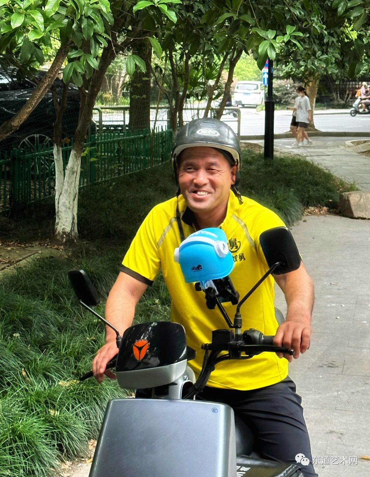 你好,外卖小哥!一一岑国荣摄影(图4) 4.jpg