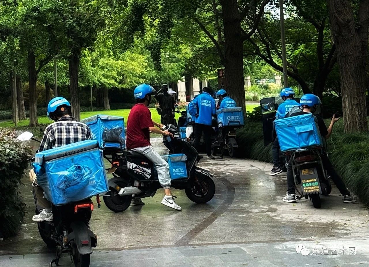 你好,外卖小哥!一一岑国荣摄影(图14) 14.jpg