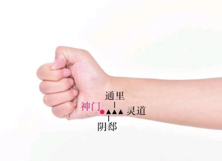 25岁女孩突然视物不清,甚至无法自主上楼梯……熬夜的危害到底有多大?(图13) 19.png