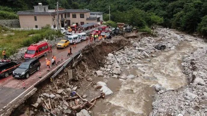 西安山洪泥石流灾害已造成21人遇难,仍有6人失联(图1) 7.jpg