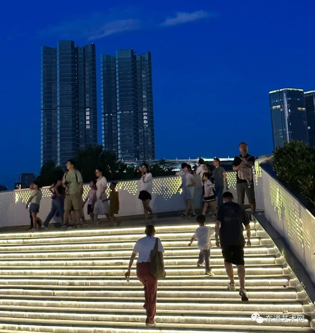 公园夜形象,光影共争辉一一岑国荣摄影(图16) 16.jpg