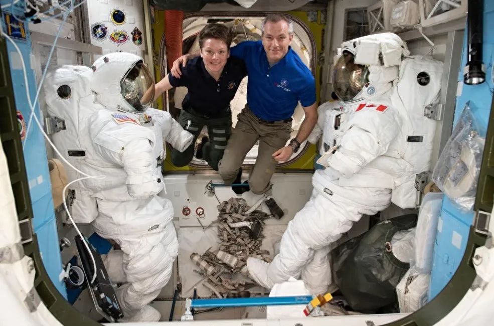 人类能在太空中进行性活动吗?听首例上太空的夫妻怎么说:太难了(图9) 27.jpg