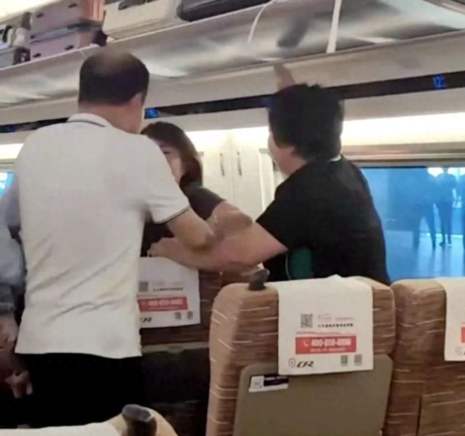 女子高铁拒绝换座遭殴打?天津铁警再通报详情(图1) 1.png