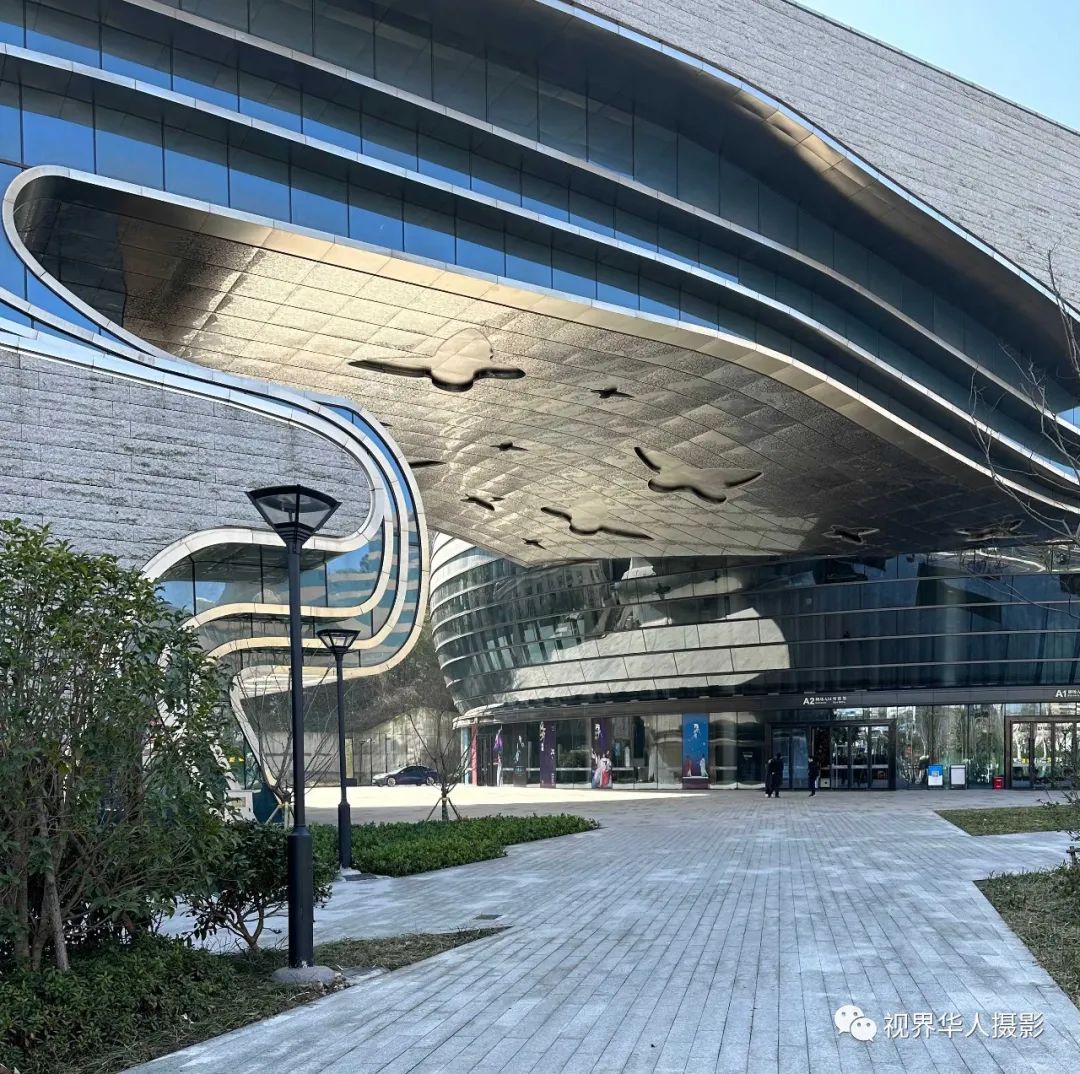 岑国荣:"蝴蝶剧场"飞出来的新版越剧《梁祝》(图1) 20.jpg