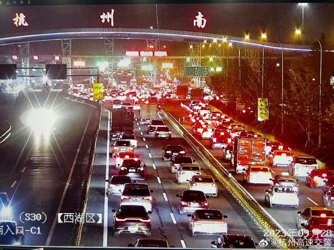 “上了高速,发现全是聪明人”(图9) 9.jpg