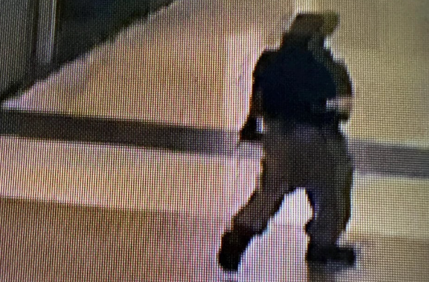 泰国枪击案更多细节曝光:死伤中国游客均为免签入境者!凶手成绩优异、沉迷射击游戏枪法娴熟…(图2) 2.png