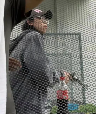 泰国枪击案更多细节曝光:死伤中国游客均为免签入境者!凶手成绩优异、沉迷射击游戏枪法娴熟…(图7) 7.png