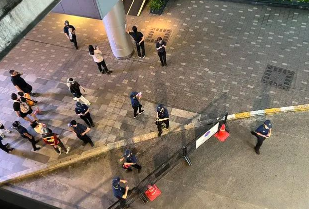 泰国枪击案更多细节曝光:死伤中国游客均为免签入境者!凶手成绩优异、沉迷射击游戏枪法娴熟…(图9) 9.png