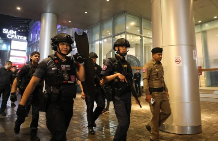 泰国枪击案更多细节曝光:死伤中国游客均为免签入境者!凶手成绩优异、沉迷射击游戏枪法娴熟…(图18) 18.png