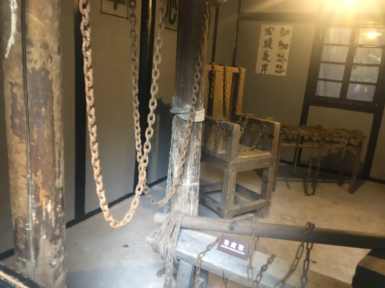 1975年,重庆发现一具戴着镣铐的遗骨,朱德:她是最伟大的军阀叛女(图6) 13.png