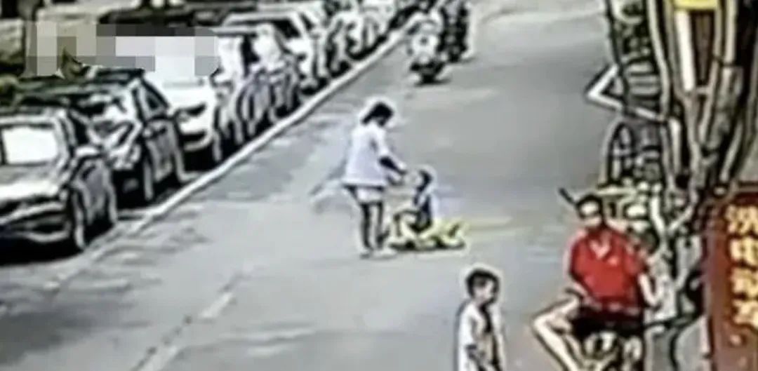 4岁女童失踪,网友为何不肯原谅她的父亲?(图24) 37.jpg