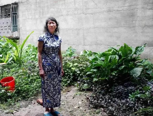 广西怪大叔"男扮女装"20多年,得知真相后网友泪目:他才是真男人(图3) 19.jpg