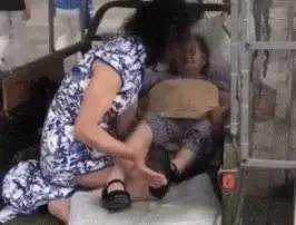 广西怪大叔"男扮女装"20多年,得知真相后网友泪目:他才是真男人(图6) 22.jpg