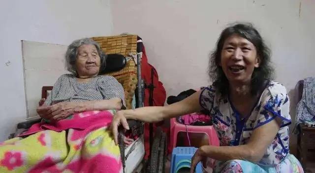 广西怪大叔"男扮女装"20多年,得知真相后网友泪目:他才是真男人(图7) 23.jpg