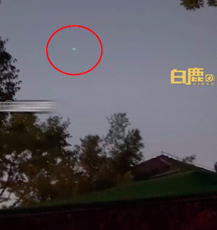 女子泡温泉遇无人机拍摄,酒店:赔盒茶叶(图1) 1.png