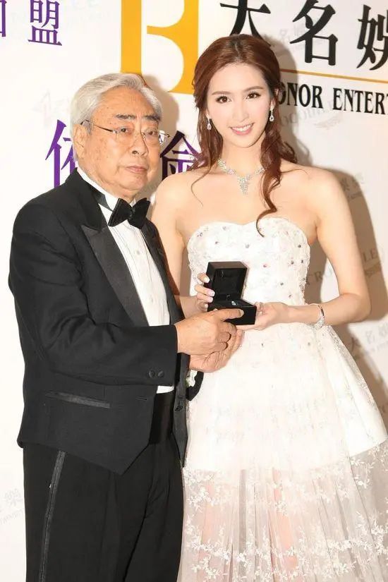 体操女神, 退役后与大自己51岁干爹相恋, “媒人”竟是她父亲(图6) 6.jpg