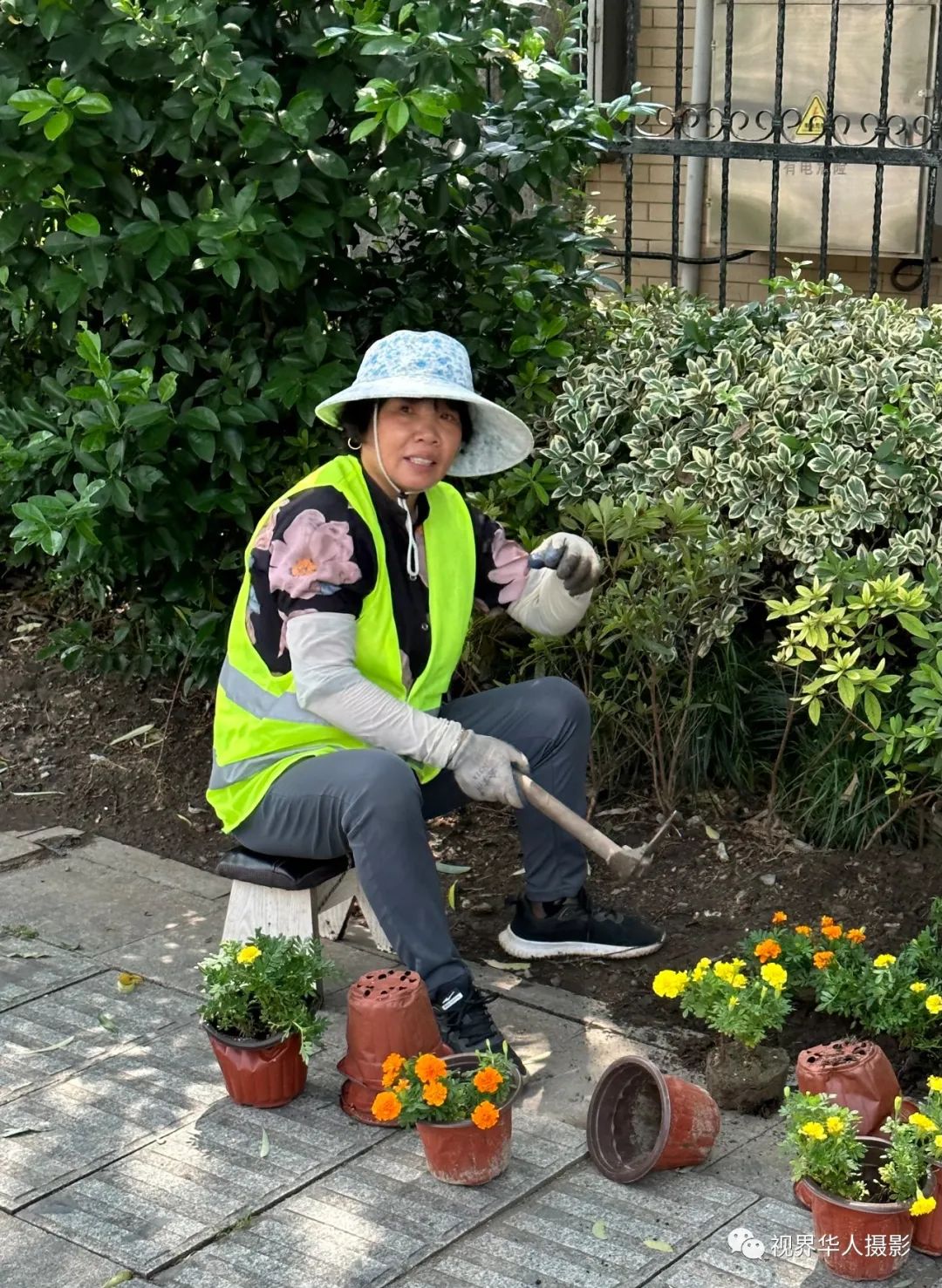 城市美容师:忙碌的身影和多彩的工具(图9) 9.jpg