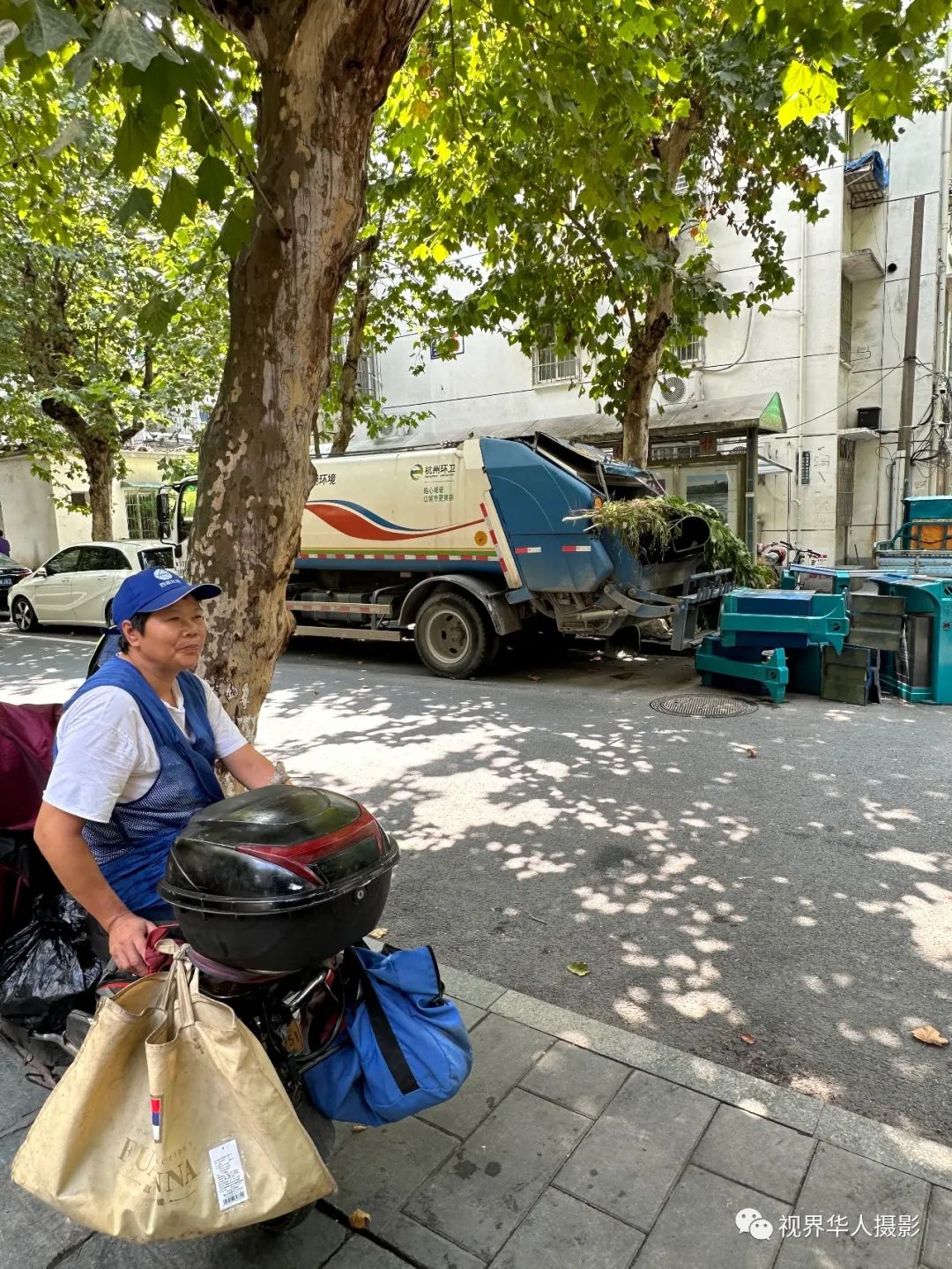 城市美容师:忙碌的身影和多彩的工具(图11) 11.jpg