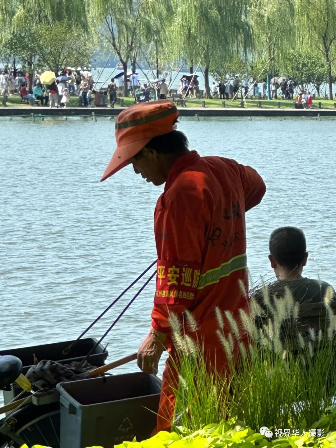 城市美容师:忙碌的身影和多彩的工具(图15) 15.jpg