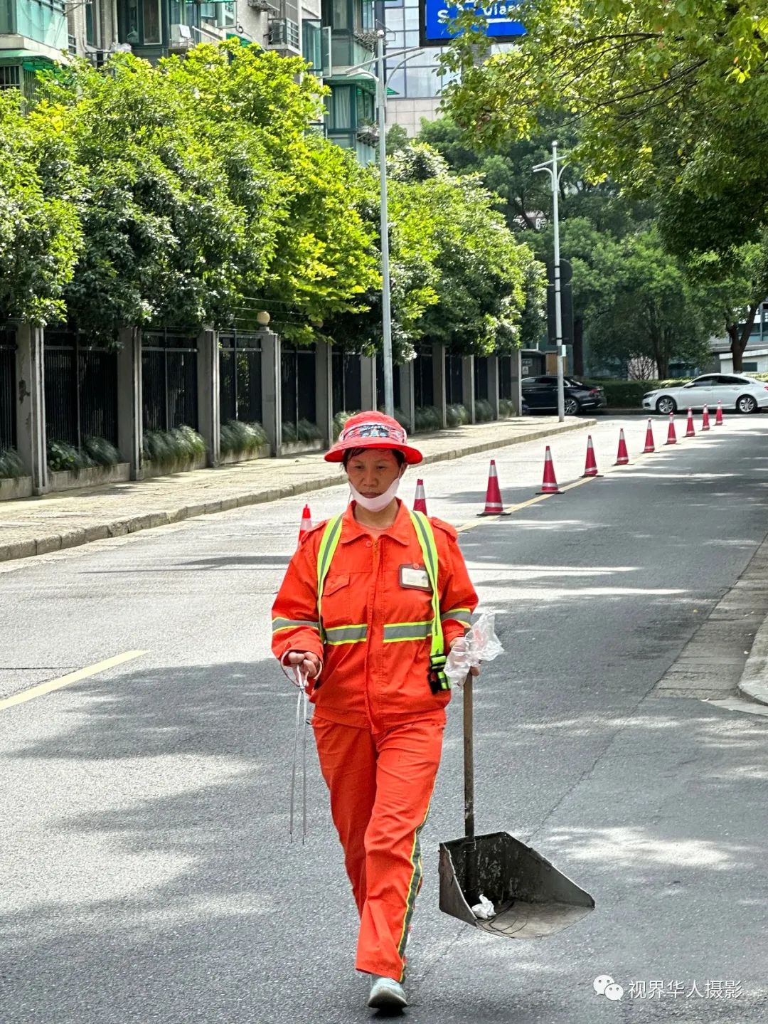 城市美容师:忙碌的身影和多彩的工具(图19) 19.jpg
