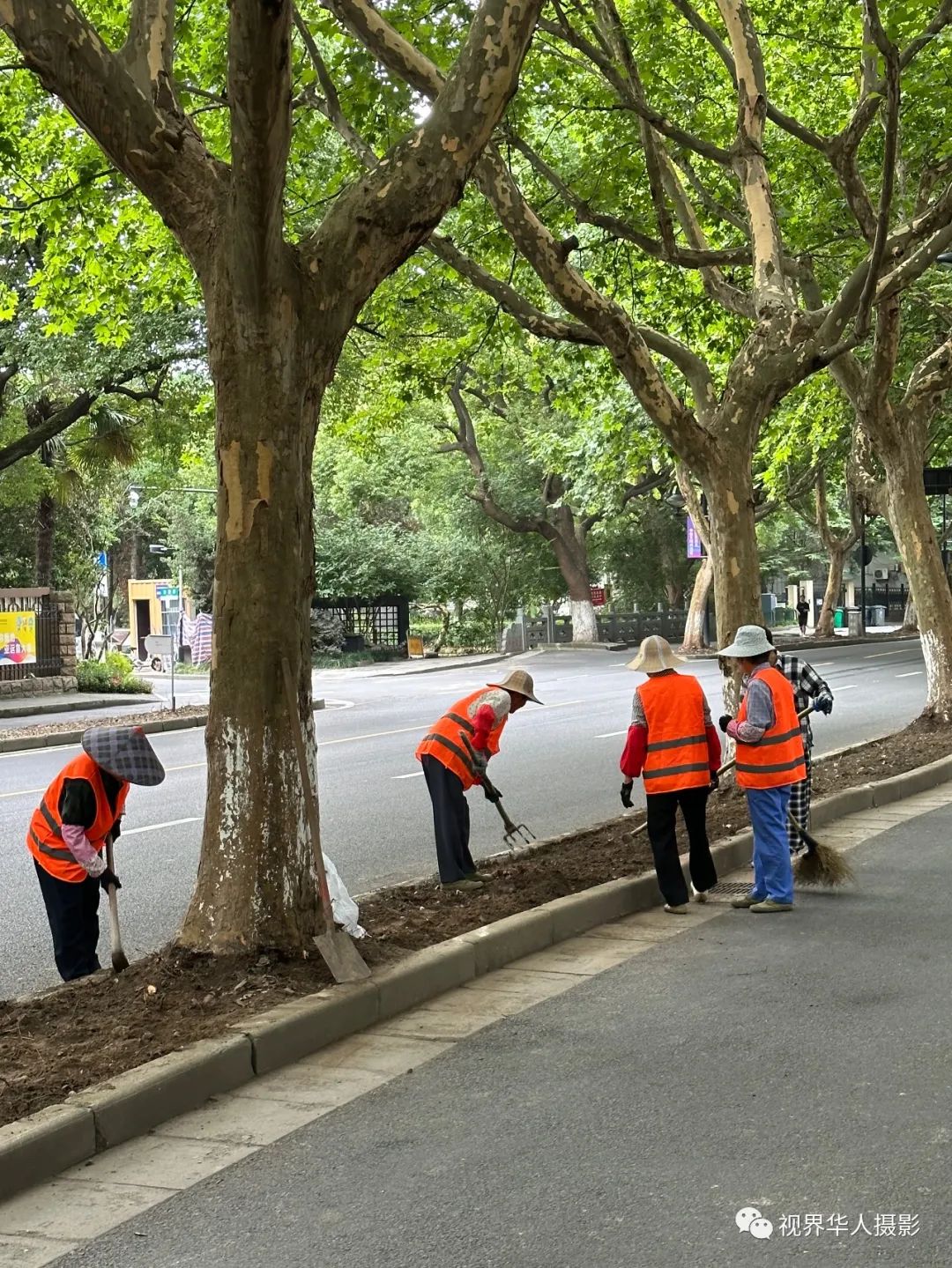 城市美容师:忙碌的身影和多彩的工具(图21) 21.jpg