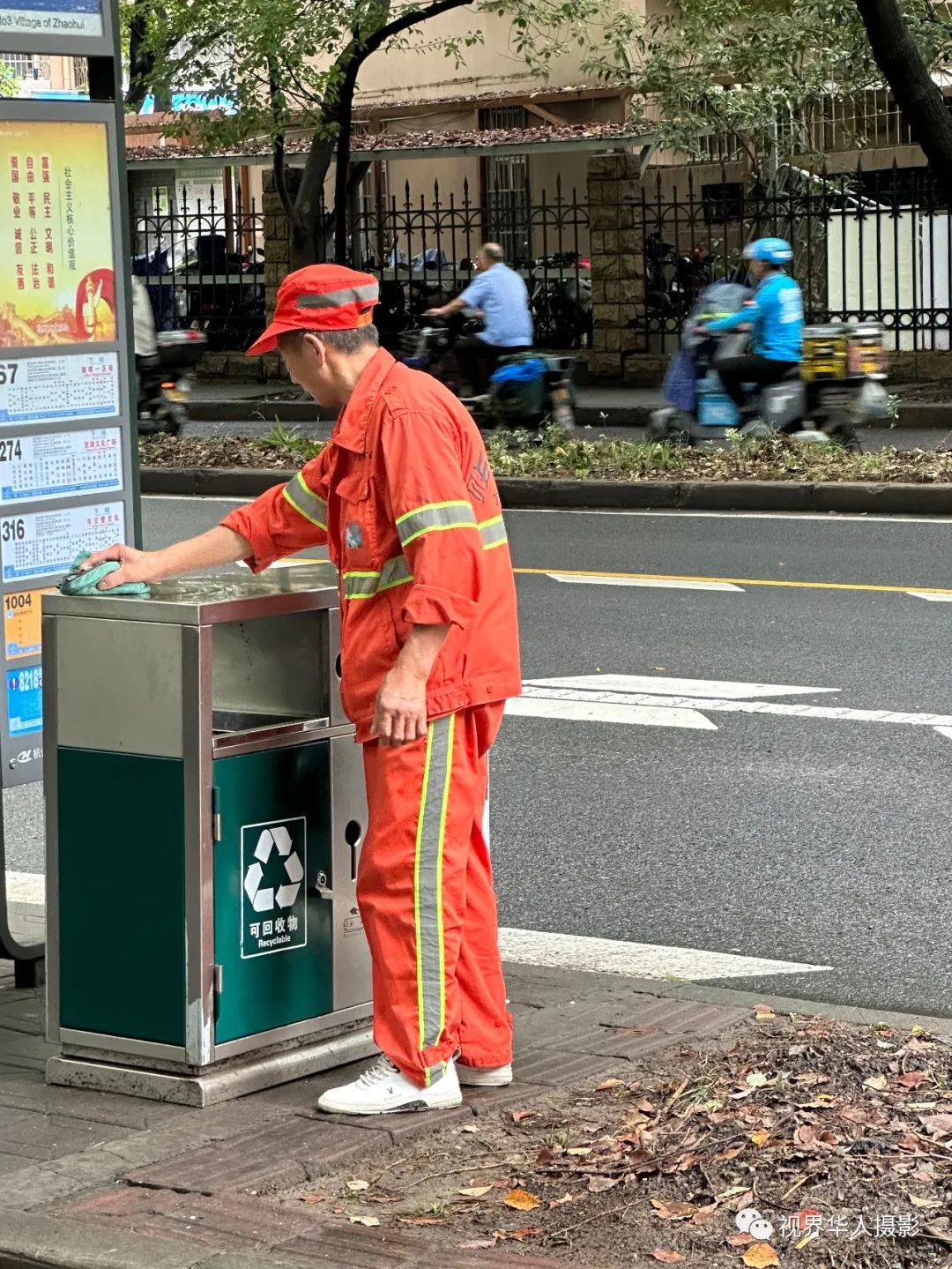 城市美容师:忙碌的身影和多彩的工具(图23) 23.jpg