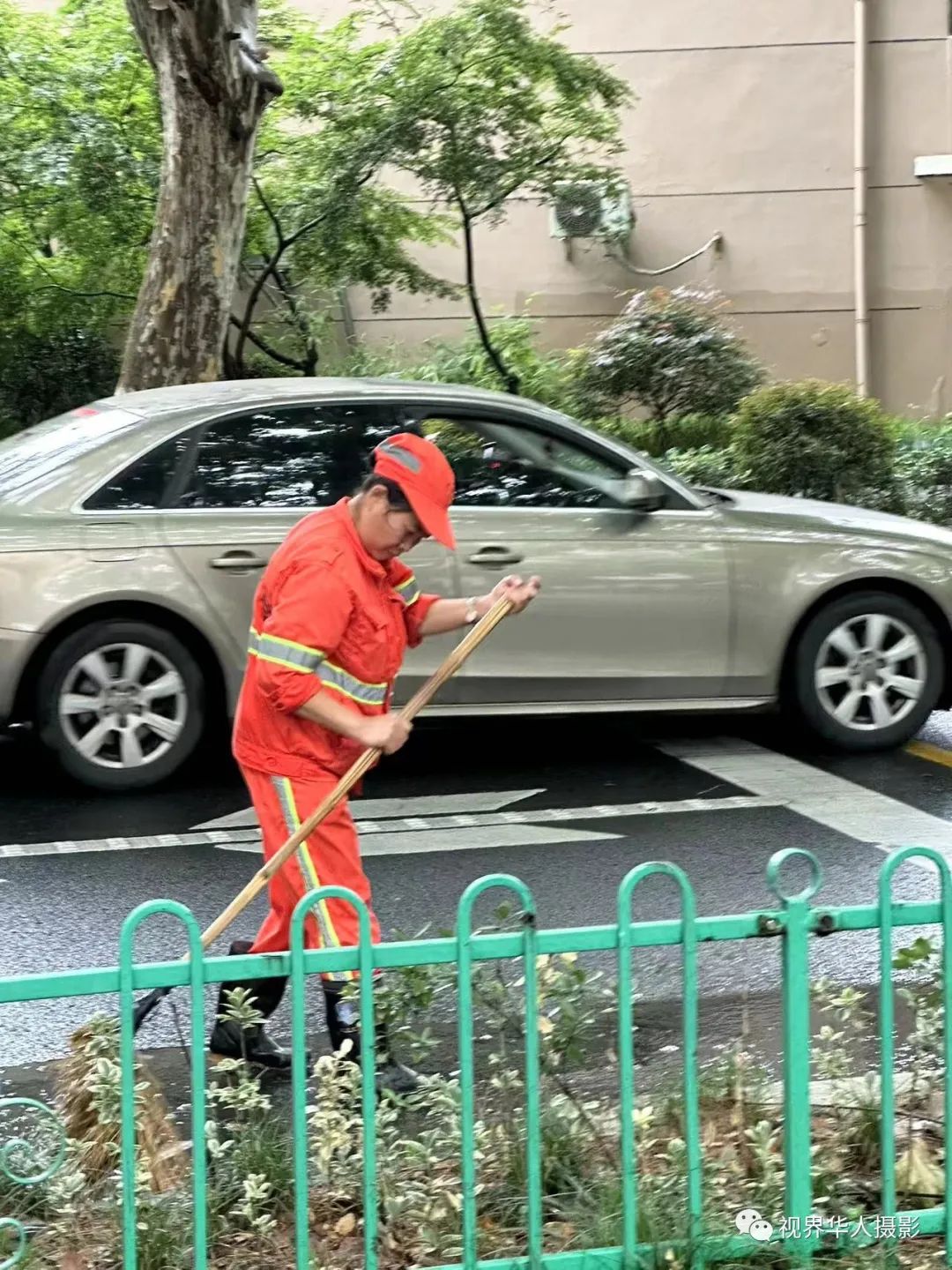 城市美容师:忙碌的身影和多彩的工具(图32) 34.jpg