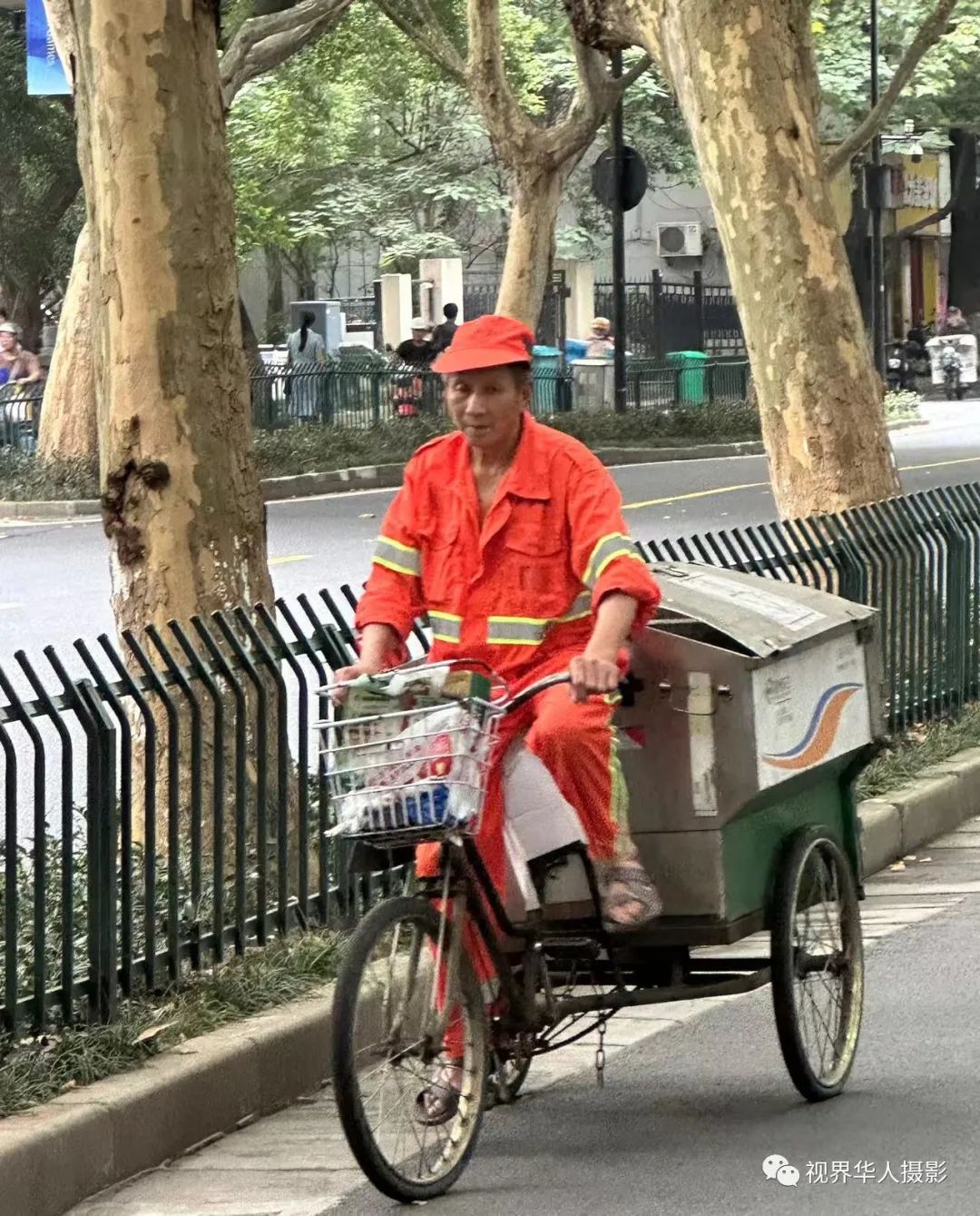 城市美容师:忙碌的身影和多彩的工具(图44) 46.jpg